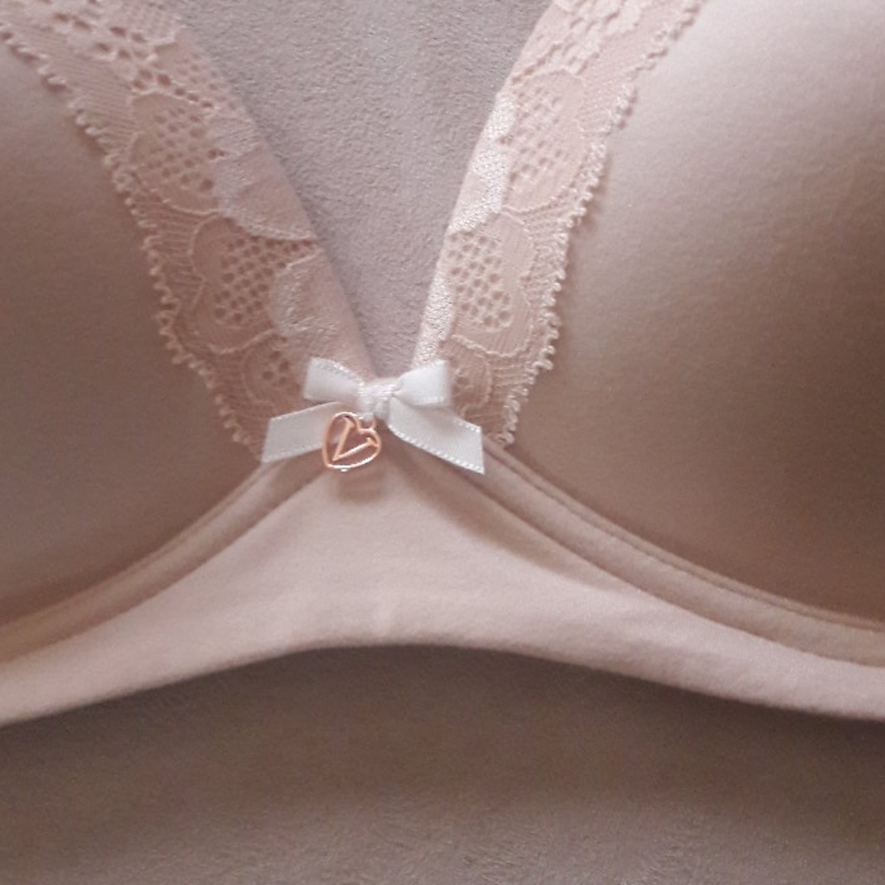 Bra - Picture 2 of 4
